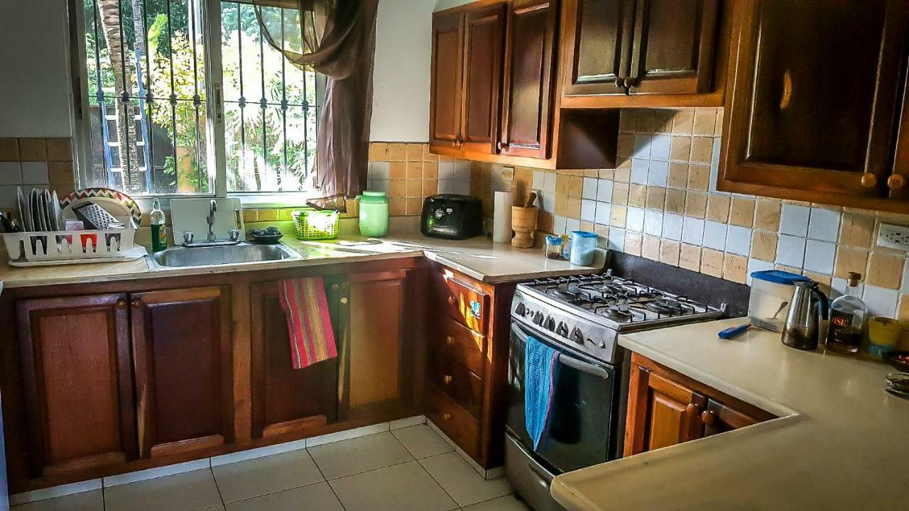 Villa Strelitzia 喀巴里特 外观 照片